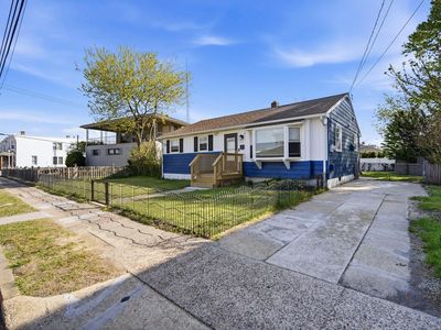 823 N Indiana Ave