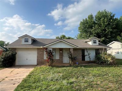 605 Meadowlake Dr