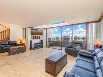 2240 Kuhio Ave #3806