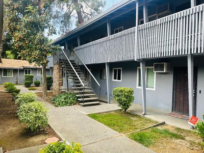 1707 W Swain Rd APT 10