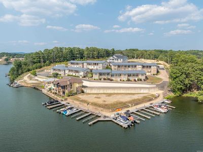 620 Grand Point Dr #22A