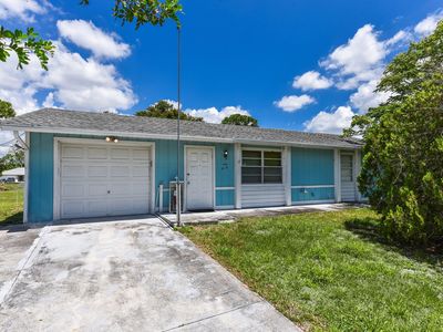 Property at 915 SW John Maccormack Terrace, Port Saint Lucie, FL