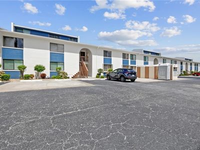 4904 Vincennes St APT 202