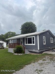 405 Greenwood Cir