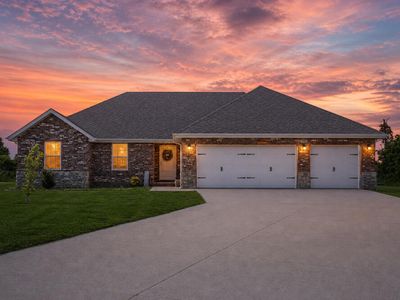 230 W Canterbury Lane
