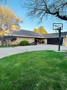 1910 Burr Pkwy