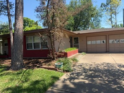 7007 Edgemoor Dr