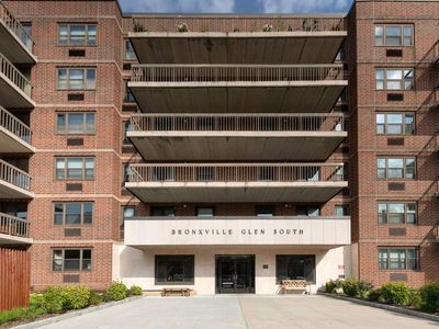 1376 Midland Avenue #702