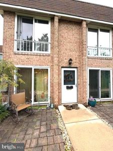 Property at 425 Brandywine Ct, Warminster, PA