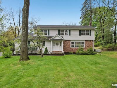 411 Wyckoff Ave