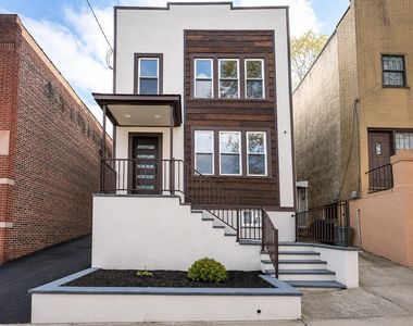 676 Liberty Ave