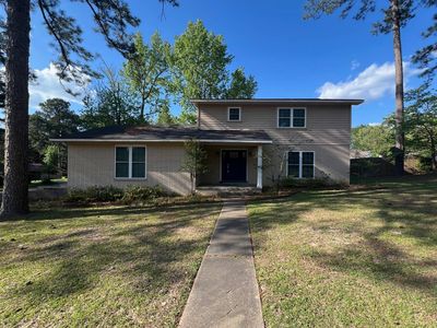 2 Woodlawn Dr
