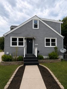 2904 Broadway