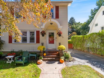 235 Wildmere Rd