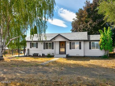 8202 Ahtanum Rd
