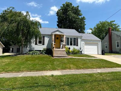 637 King St