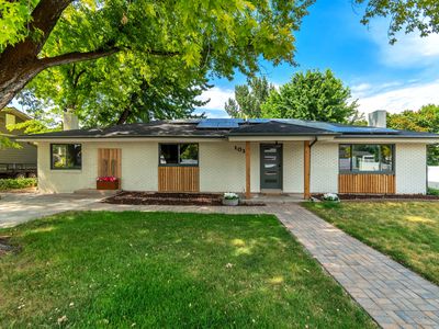 1010 W Maple St
