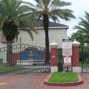 8346 NW 10th St APT 9F
