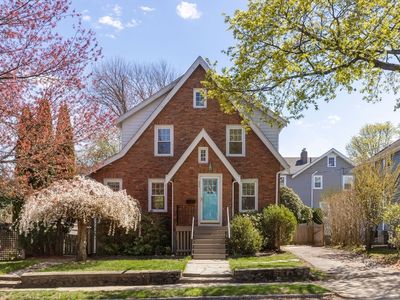 220 Hillside Ave