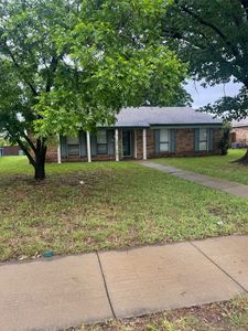 912 Navasota Dr