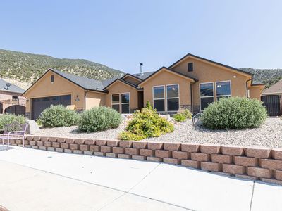 1054 E Ashdown Forest Rd