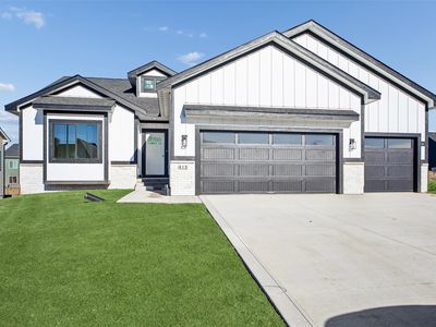 415 NW Red Oak Ct