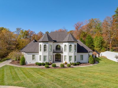 715 Pembridge Cir NW
