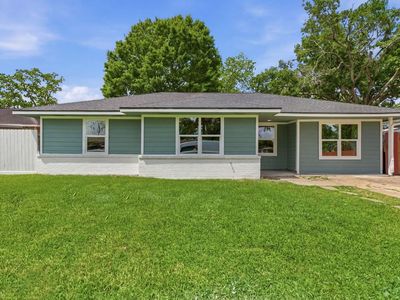 2208 Merle St