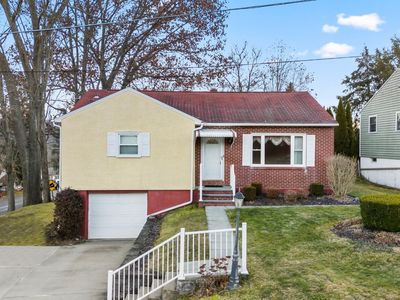 1210 Hazel Dr