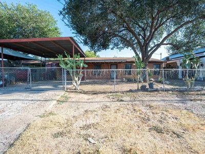 1010 E San Pedro St