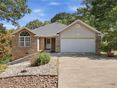 16 Bromyard Ln