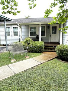 828 Robinson Rd