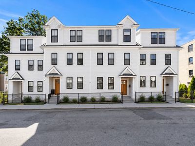 24 Bradshaw St #4