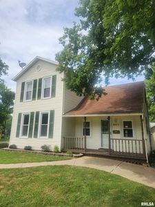 301 E Main St