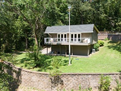 401 Douglas Dr