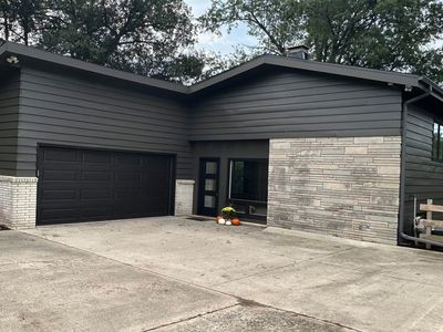 1612 W Lincoln Way