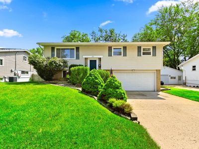 1610 W Oakglen Dr