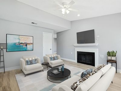 9607 Walnut St #11203