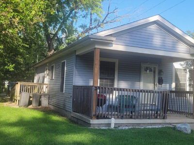 1302 N Champaign St