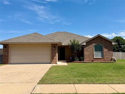 Property at 902 Brookhollow Dr, Chickasha, OK