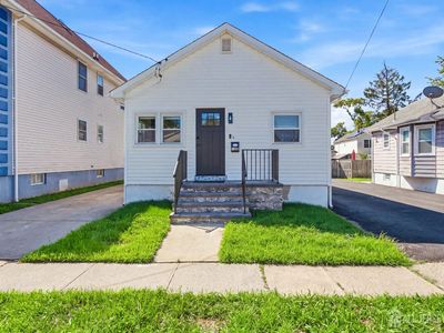 129 Pershing Ave
