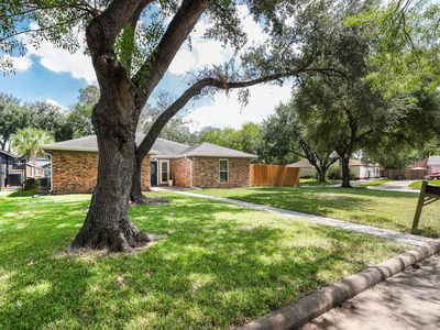 1802 Elmwood Ct