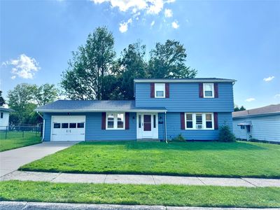 3304 Regis Dr