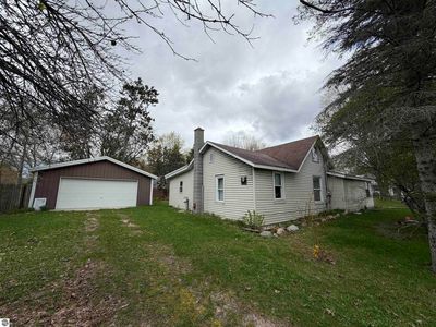 110 W Carl St