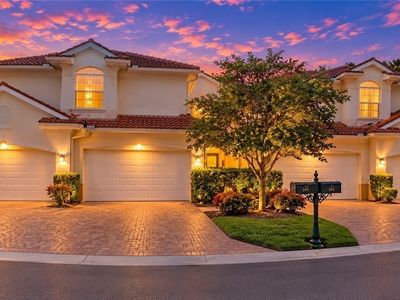 5941 Tarpon Gardens Cir APT 201