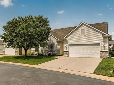 2322 Coral Ct NE