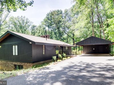 10236 Lawyers Rd