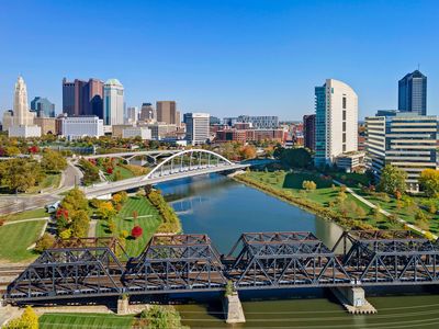 1 Miranova Pl APT 2430