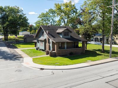 401 W Talmer Ave