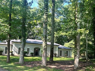 2705 Kenwood Ct